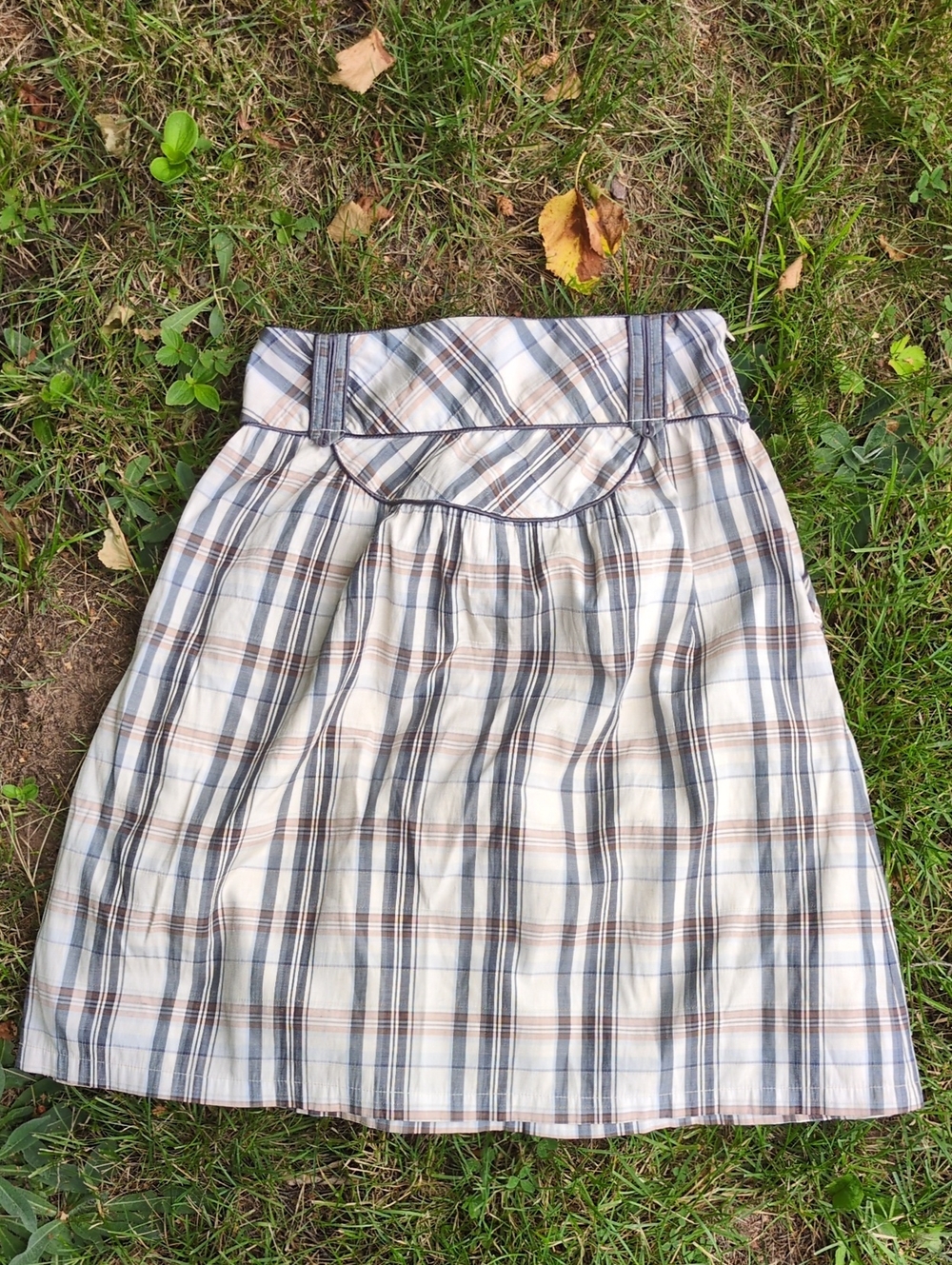 Women’s Plaid A-Line Skirt in Cream and Navy